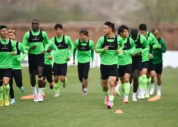 乐动体育官网-上海上港主场战胜北京国安，夺得关键胜利的简单介绍